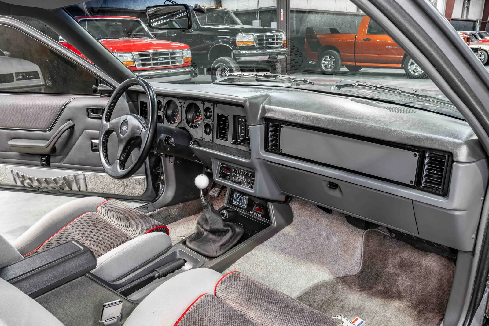 1985-Ford-Mustang-Medium Charcoal Metallic-127944--49.jpg